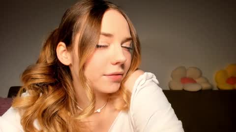 Snapshot of thisisamelia chatting on 2, 2, 2025 Amelia  shows on mondays fridays and sundays  if anything changes im giving updates on my fansly  online show from 2, 2, 2025