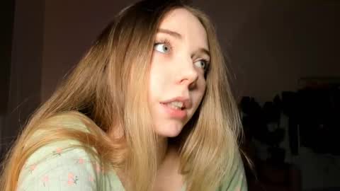 Snapshot of thisisamelia chatting on 28, 2, 2025 Amelia  shows on mondays fridays and sundays  if anything changes im giving updates on my fansly  online show from 28, 2, 2025