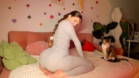 Snapshot of thisisamelia chatting on 26, 9, 2025 Amelia  shows on mondays fridays and sundays  if anything changes im giving updates on my fansly  online show from 26, 9, 2025