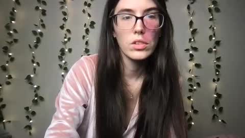 thistlefernsby online show from 11, 11, 2025