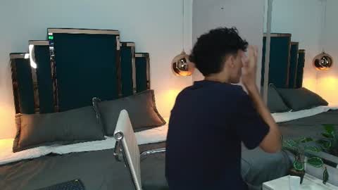 Snapshot of thom_amees chatting on 5, 8, 2026 thom_amees online show from 5, 8, 2026