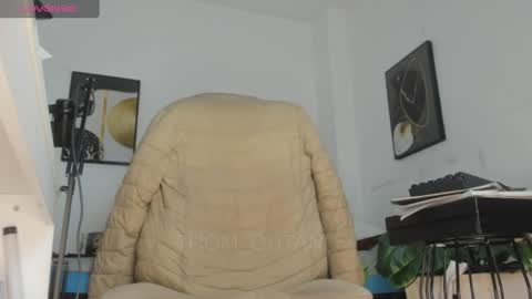 Snapshot of thom_ohtani chatting on 2, 7, 2026 thom_ohtani online show from 2, 7, 2026