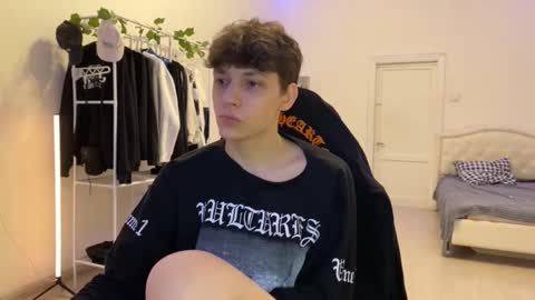 Thomas Hill online show from 27, 10, 2025