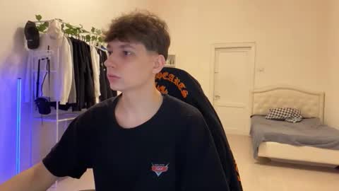 Thomas Hill online show from 28, 11, 2025