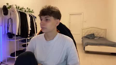 Thomas Hill online show from 29, 11, 2025