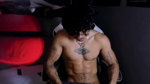 Snapshot of thomas_fit1 chatting on 17, 4, 2026 Thomas 3 JUST STAY AND BE MY LAST LOVE online show from 17, 4, 2026