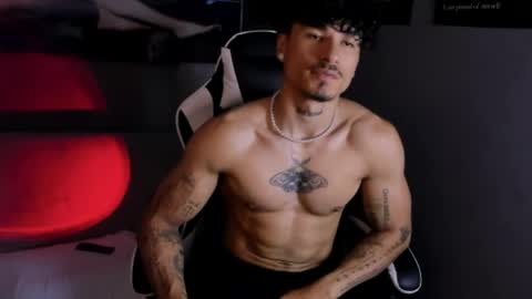 Snapshot of thomas_fit1 chatting on 20, 4, 2026 Thomas 3 JUST STAY AND BE MY LAST LOVE online show from 20, 4, 2026
