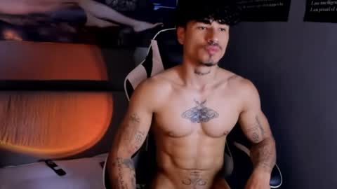 Snapshot of thomas_fit1 chatting on 22, 4, 2026 Thomas 3 JUST STAY AND BE MY LAST LOVE online show from 22, 4, 2026