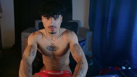 Snapshot of thomas_fit1 chatting on 19, 5, 2026 Thomas 3 JUST STAY AND BE MY LAST LOVE online show from 19, 5, 2026
