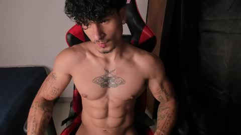 Snapshot of thomas_fit1 chatting on 30, 5, 2026 Thomas 3 JUST STAY AND BE MY LAST LOVE online show from 30, 5, 2026