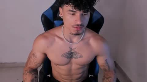 Snapshot of thomas_fit1 chatting on 22, 6, 2026 Thomas 3 JUST STAY AND BE MY LAST LOVE online show from 22, 6, 2026