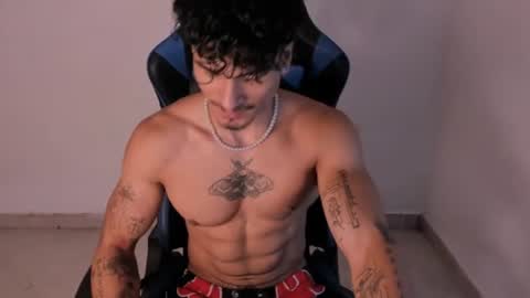 Snapshot of thomas_fit1 chatting on 25, 6, 2026 Thomas 3 JUST STAY AND BE MY LAST LOVE online show from 25, 6, 2026