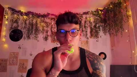 Thomas Grey online show from 14, 2, 2025