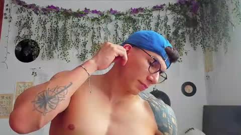 Thomas Grey online show from 20, 2, 2025