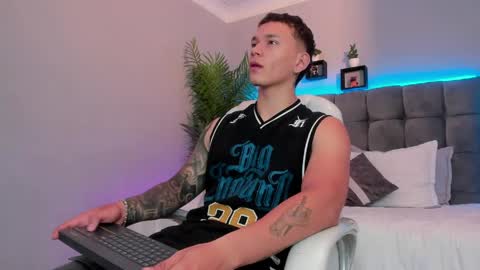 Snapshot of thomas_moon_ chatting on 11, 5, 2026 Thomas online show from 11, 5, 2026