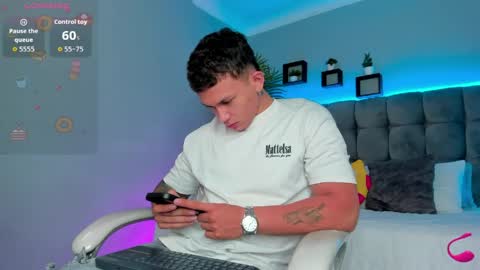 Snapshot of thomas_moon_ chatting on 3, 6, 2026 Thomas online show from 3, 6, 2026