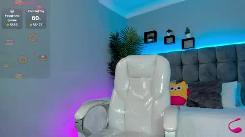 Snapshot of thomas_moon_ chatting on 3, 6, 2026 Thomas online show from 3, 6, 2026