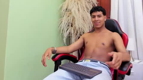 Snapshot of thomas_valkov chatting on 20, 4, 2026 Thomas Valkov online show from 20, 4, 2026