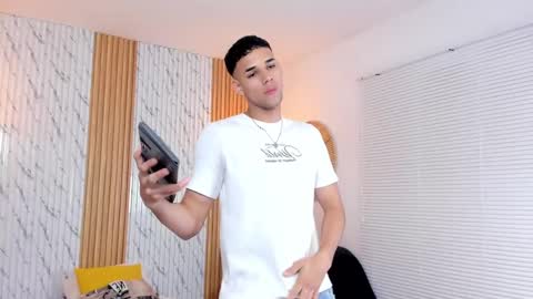 Snapshot of thomas_walker0 chatting on 12, 2, 2025 Thomas online show from 12, 2, 2025