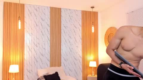 Snapshot of thomas_walker0 chatting on 19, 2, 2025 Thomas online show from 19, 2, 2025