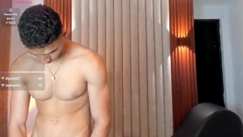 Snapshot of thomas_walker0 chatting on 4, 3, 2025 Thomas online show from 4, 3, 2025