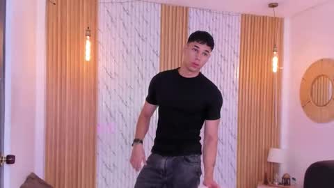 Snapshot of thomas_walker0 chatting on 14, 10, 2025 Thomas online show from 14, 10, 2025