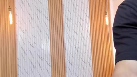 Snapshot of thomas_walker0 chatting on 12, 11, 2025 Thomas online show from 12, 11, 2025