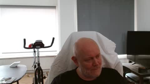 Snapshot of thomash32 chatting on 10, 9, 2025 thomash32 online show from 10, 9, 2025