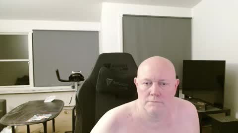 Snapshot of thomash32 chatting on 14, 9, 2025 thomash32 online show from 14, 9, 2025