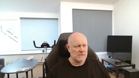 Snapshot of thomash32 chatting on 24, 9, 2025 thomash32 online show from 24, 9, 2025