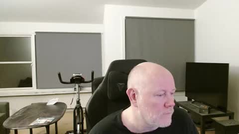 Snapshot of thomash32 chatting on 30, 9, 2025 thomash32 online show from 30, 9, 2025