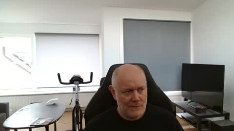 Snapshot of thomash32 chatting on 9, 10, 2025 thomash32 online show from 9, 10, 2025