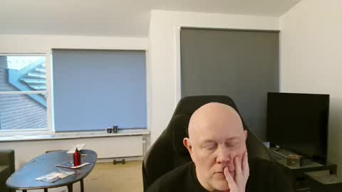 Snapshot of thomash32 chatting on 29, 10, 2025 thomash32 online show from 29, 10, 2025