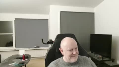 Snapshot of thomash32 chatting on 9, 11, 2025 thomash32 online show from 9, 11, 2025