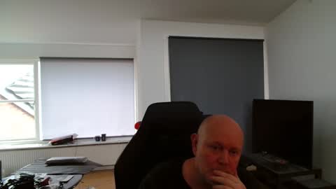 Snapshot of thomash32 chatting on 29, 11, 2025 thomash32 online show from 29, 11, 2025