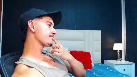 Snapshot of thomasturner_ chatting on 24, 9, 2025 Thomas Turner online show from 24, 9, 2025
