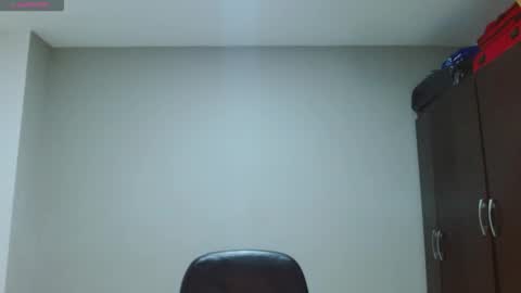 Snapshot of thompson_ari chatting on 18, 12, 2025 thompson ari online show from 18, 12, 2025