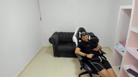 thomson_hot01 online show from 15, 2, 2026