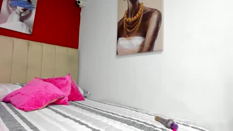 Snapshot of thriana_moon chatting on 18, 3, 2026 thriana online show from 18, 3, 2026