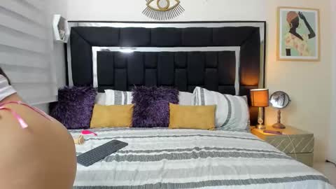 Snapshot of thriana_moon chatting on 6, 4, 2026 thriana online show from 6, 4, 2026