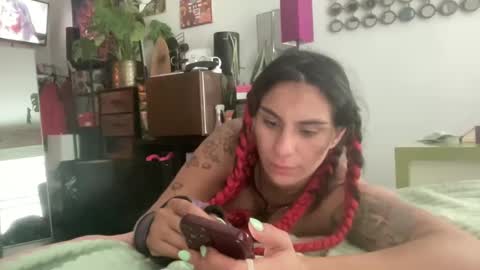 Snapshot of throatyygoat chatting on 28, 9, 2025 throatyygoat online show from 28, 9, 2025