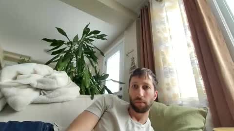 throwawayafteruse20202 online show from 5, 12, 2025