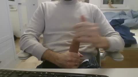 Snapshot of thx_4some_sharing chatting on 2, 2, 2026 toobigcockforonegirl online show from 2, 2, 2026