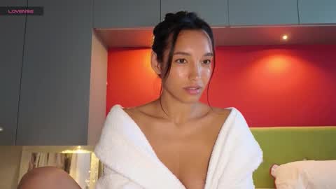 Snapshot of tia_j chatting on 18, 9, 2025 tia_j online show from 18, 9, 2025
