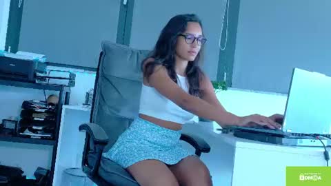 Snapshot of tia_j chatting on 26, 6, 2026 tia_j online show from 26, 6, 2026