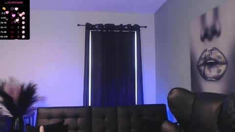 Tia Bella online show from 25, 1, 2025