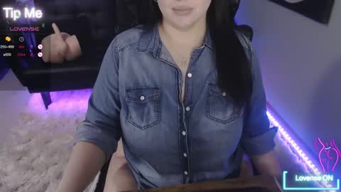 Tia Bella online show from 12, 1, 2026