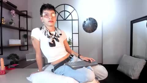 Tiam Muller online show from 15, 11, 2025