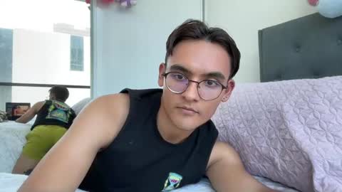 tian_velasquez online show from 7, 1, 2025