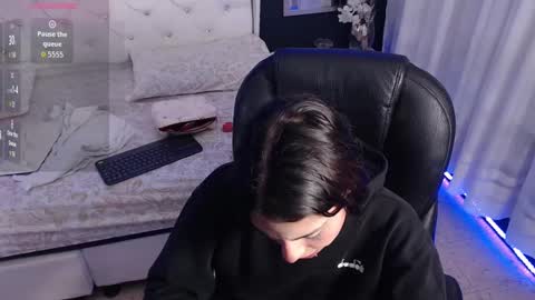 Snapshot of tiana_scot chatting on 10, 10, 2025 LIA online show from 10, 10, 2025